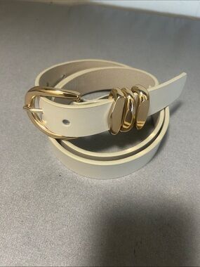 LOFT Cream Belt with Gold Buckle and Accent Rings